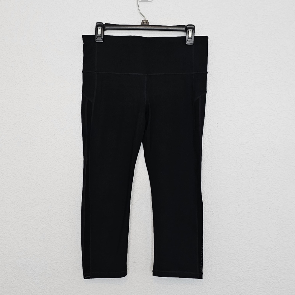GapFit gfast Womens Capri Leggings with mesh inserts Size Medium